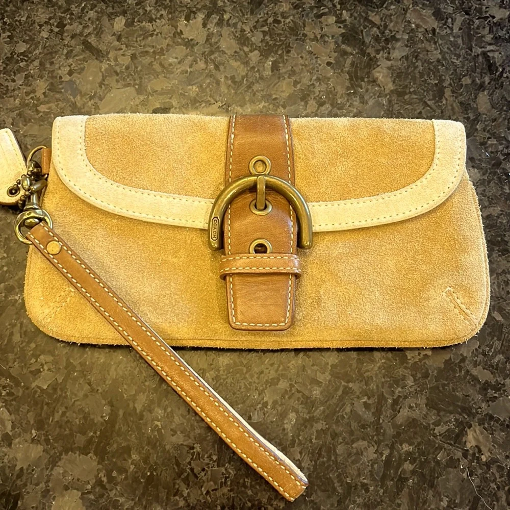 Coach wristlet - Picture 1 of 6